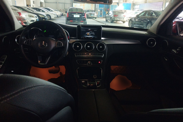 奔驰C级 2017款 改款 C 180 L 时尚型运动版中控内饰12