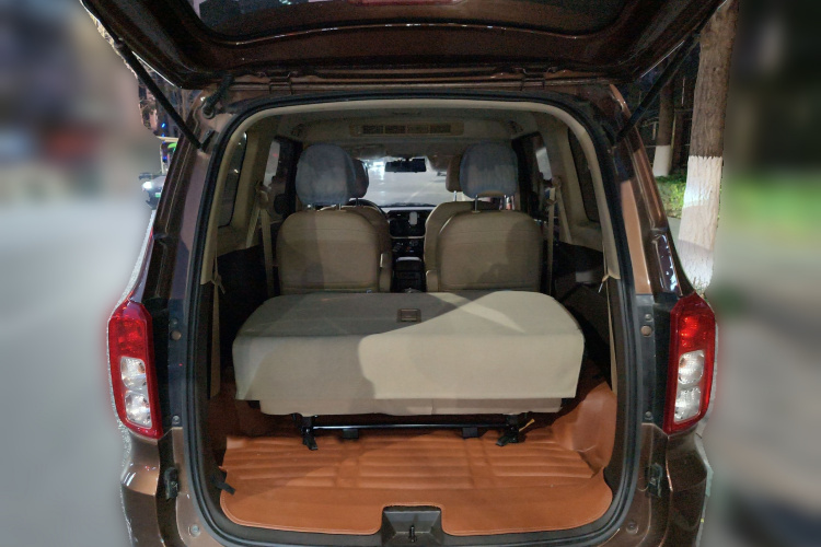 五菱汽车 五菱宏光 2021款 1.5L改款 S舒适型 液压助力LAR中控内饰23