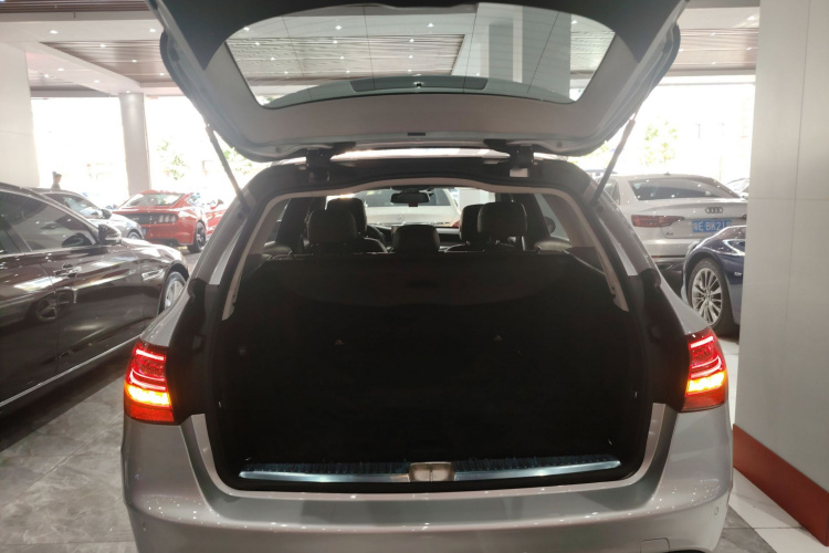 奔驰C级(进口) 2015款 C 200 旅行轿车局部细节23