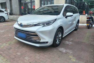 丰田 赛那SIENNA 2023款 2.5L混动 舒适版