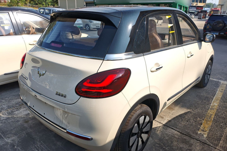 五菱汽车 五菱缤果 2025款 410km 灵犀尊享款车身外观7