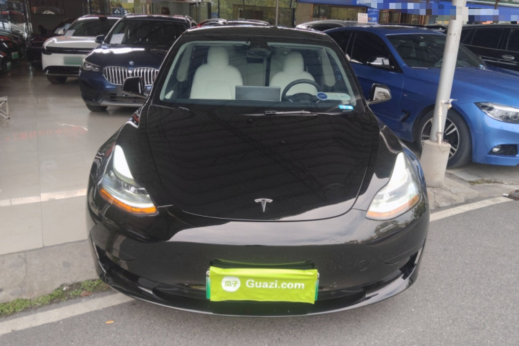 特斯拉 Model 3 2022款 后轮驱动版车身外观2