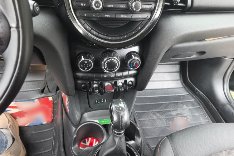 MINI 2014款 1.2T ONE局部细节18