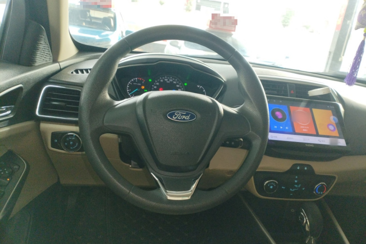 福特 福睿斯 2017款 改款 1.5L 自动舒适型中控内饰13