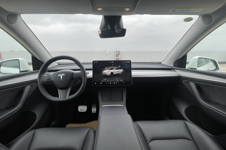 特斯拉 Model Y 2024款 Performance高性能版中控内饰7001