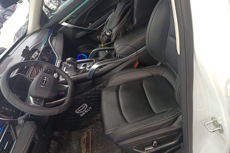 吉利汽车 博越 2020款 1.8TD DCT智联PRO中控内饰19