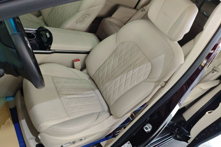 别克GL8 2022款 Avenir艾维亚 六座贤礼版中控内饰19