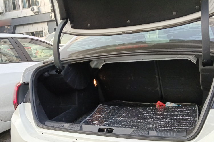 雪铁龙C4L 2016款 1.6T 自动精英型机舱底盘23