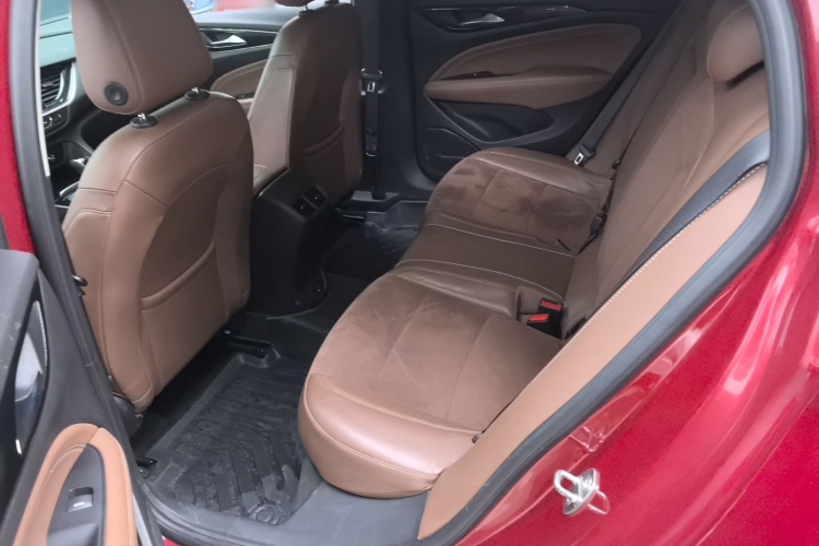 别克 君威 2017款 20T 豪华型中控内饰7004