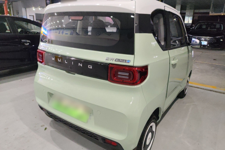 五菱汽车 宏光MINIEV 2021款 马卡龙臻享款 磷酸铁锂车身外观7