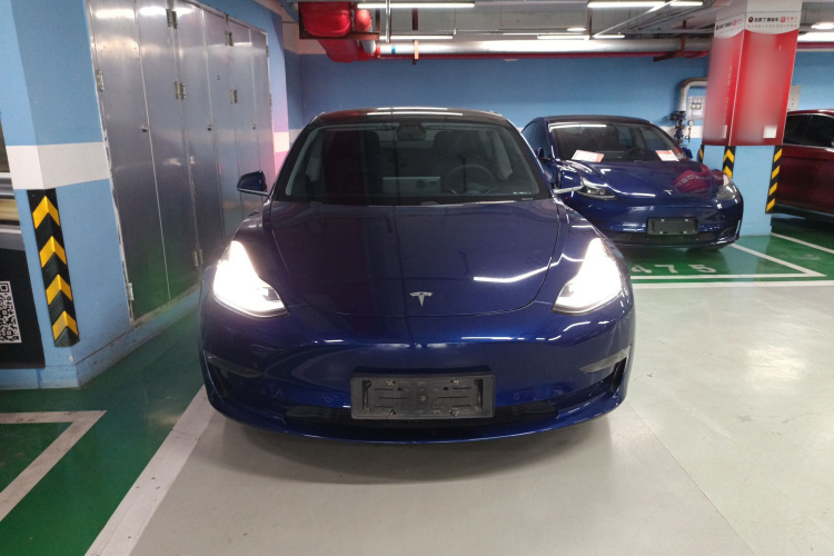 特斯拉 Model 3 2020款 改款 长续航后轮驱动版车身外观2