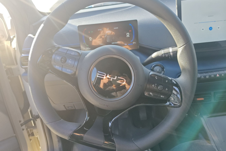 比亚迪 海鸥 2025款 305km 活力版中控内饰13