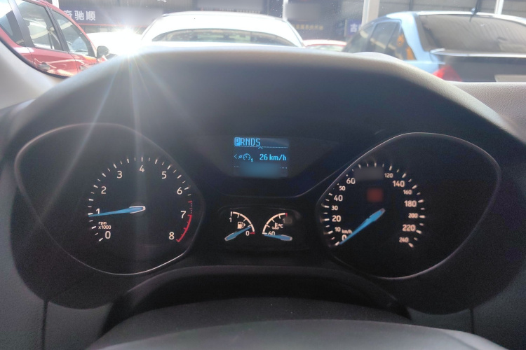 福特 福克斯 2018款 两厢经典 EcoBoost 125 自动超能风尚型智行版局部细节14