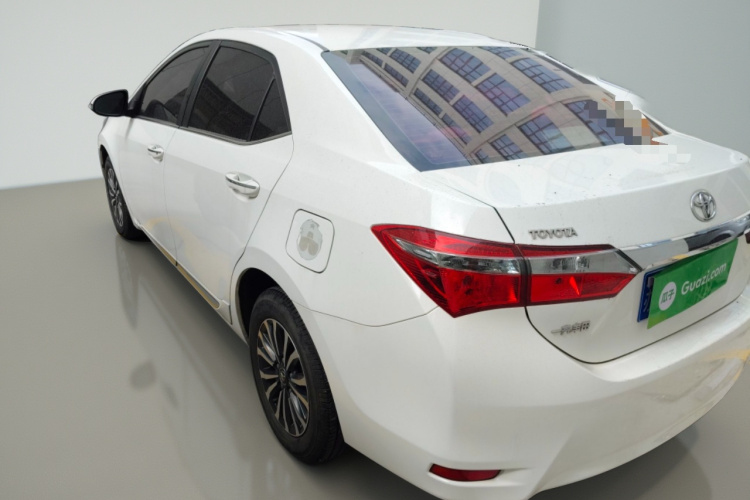 丰田 卡罗拉 2018款 1.2T S-CVT GL-i智辉版车身外观5