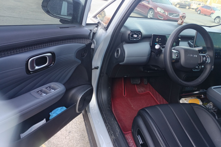 埃安 AION UT 2025款 420智豪版中控内饰20