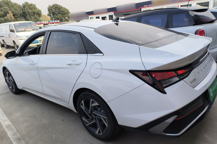 现代 伊兰特 2023款 1.5L CVT GLX精英版车身外观6003