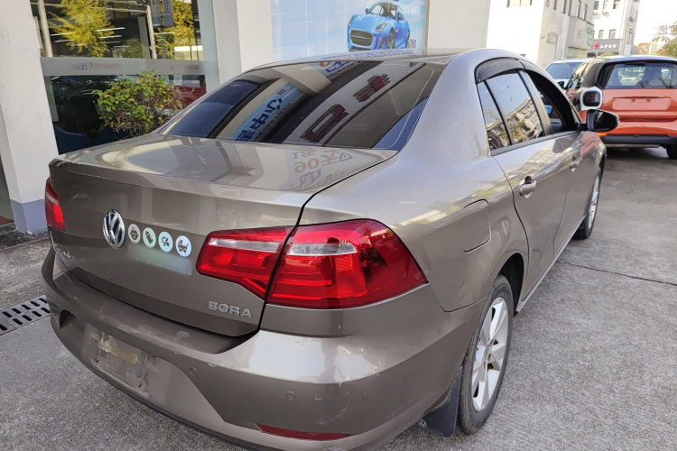 大众 宝来 2015款 质惠版 1.6L 手动时尚型车身外观7