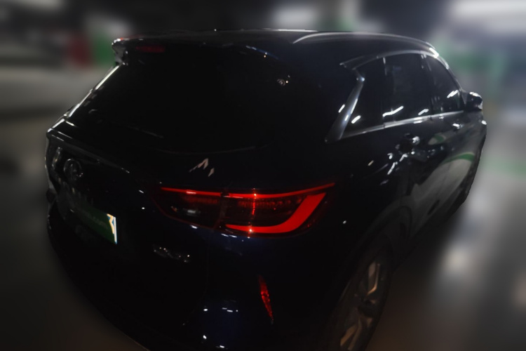 英菲尼迪QX50 2018款 2.0T 四驱菁英版车身外观7