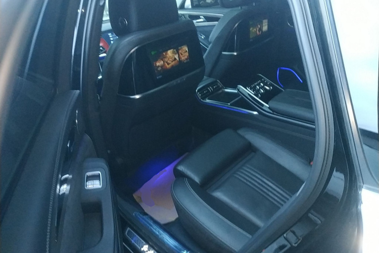 红旗H9 2020款 3.0T 智联旗领四座版中控内饰21