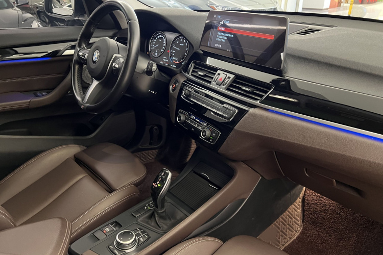 宝马X1 2022款 sDrive25Li 领先型中控内饰7005