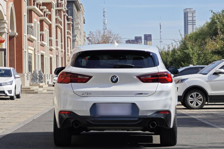 宝马X2 2023款 sDrive25i M运动曜夜版车身外观6003