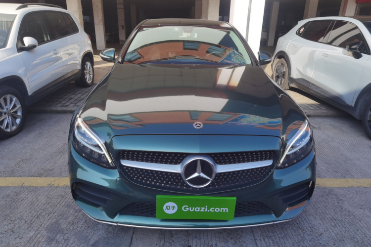 奔驰C级 2019款 C 260 L 运动版车身外观2