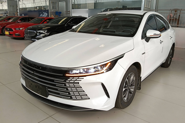 比亚迪 驱逐舰05 2024款 荣耀版 DM-i 55KM 豪华型车身外观1