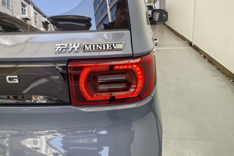 五菱汽车 宏光MINIEV 2022款 马卡龙臻享款 磷酸铁锂车身外观6011