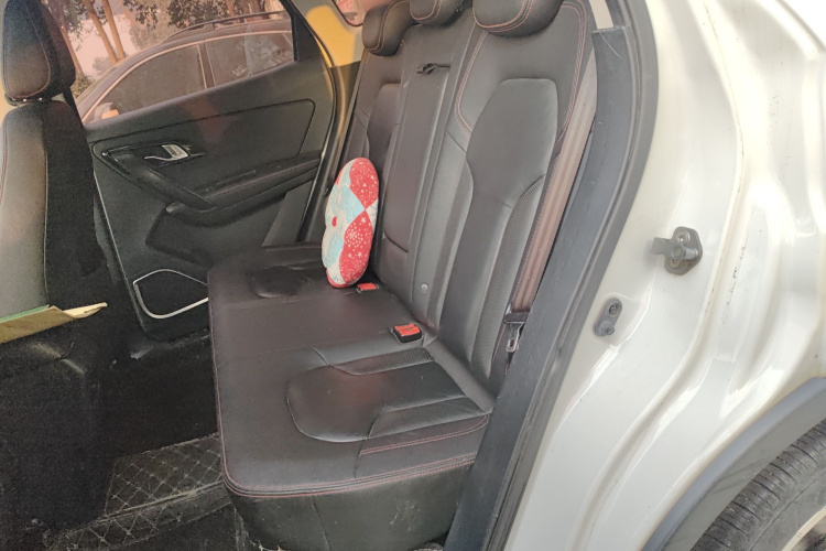 一汽 森雅R7 2017款 1.6L 手动豪华型中控内饰21