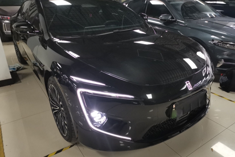 阿维塔12 2025款 Ultra增程版车身外观6002