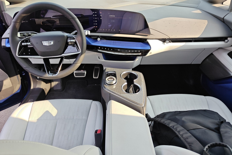 凯迪拉克 IQ傲歌 2024款 标准续航版中控内饰12