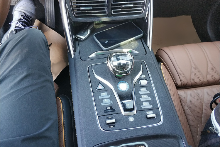 比亚迪 唐新能源 2021款 DM-i 112KM 尊荣型局部细节18