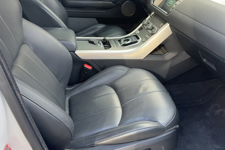 路虎 揽胜极光 2017款 2.0T SE 智耀版局部细节41