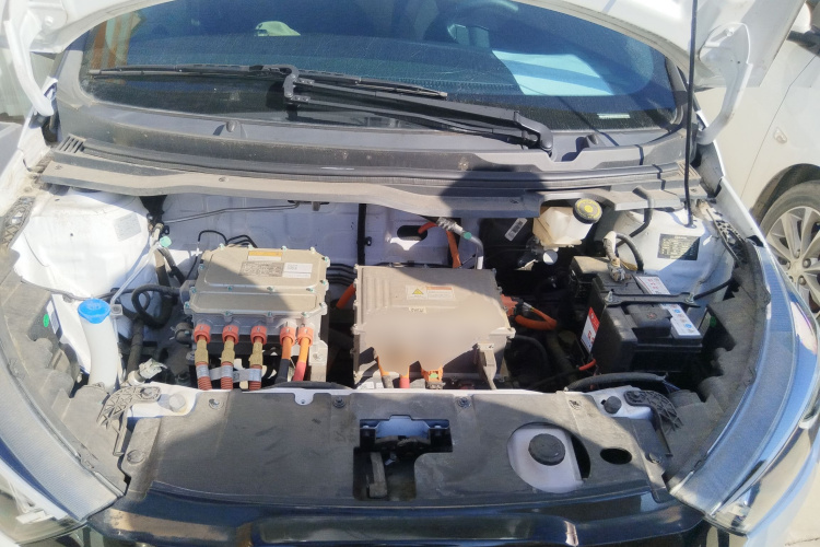 江铃集团新能源 易至EV3 2022款 小雷达悦跑型机舱底盘24