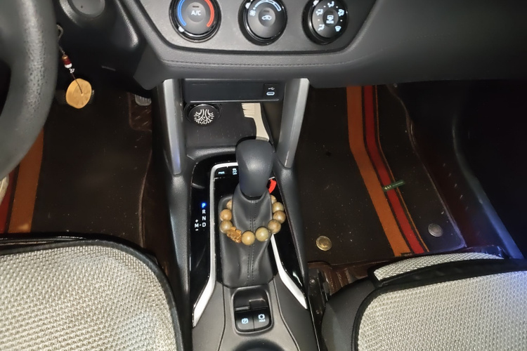 丰田 卡罗拉锐放 2023款 2.0L 先锋版局部细节18