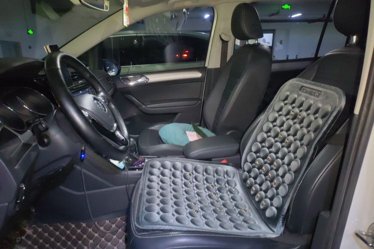 大众 2018款 途安L 280TSI DSG拓界版 7座 国VI中控内饰19