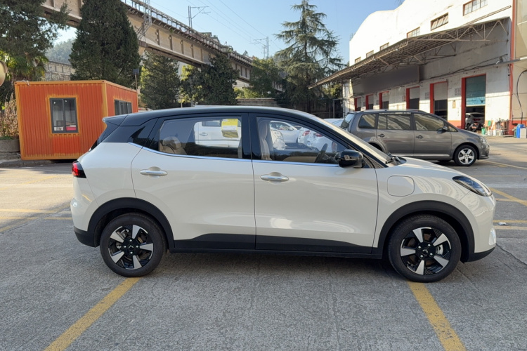 五菱汽车 五菱缤果PLUS 2024款 330km 五座版车身外观6002