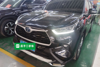 丰田 汉兰达 2022款 双擎 2.5L 四驱尊贵版 7座