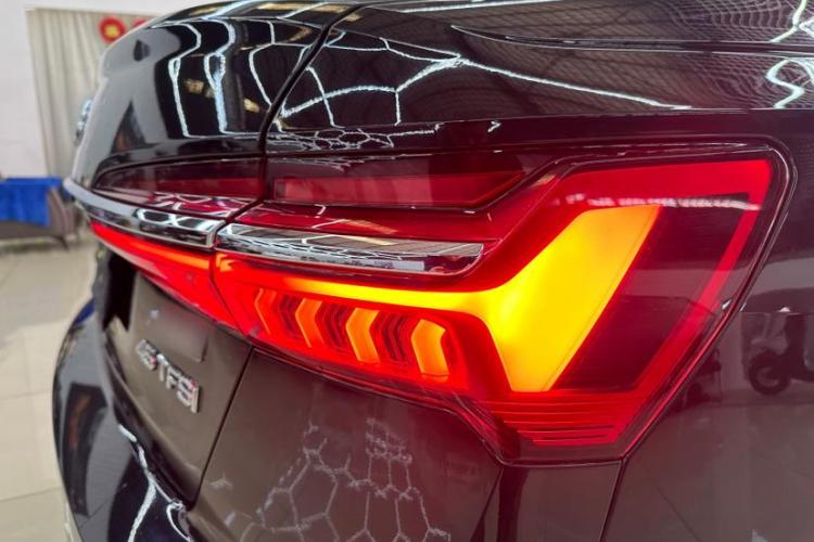 奥迪A6L 2019款 45 TFSI 臻选致雅型车身外观6008