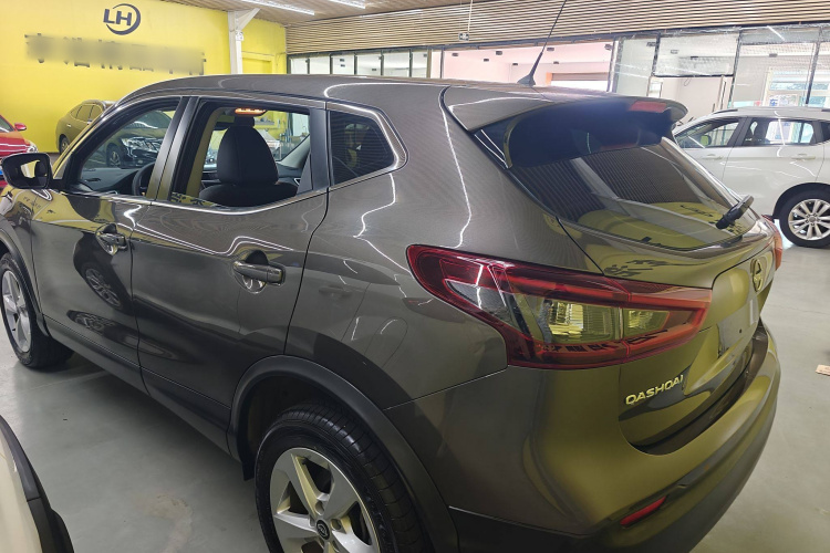 日产 逍客 2023款 经典 2.0L CVT XV舒适版车身外观6004