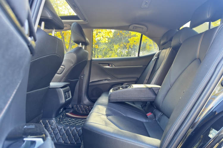 丰田 凯美瑞 2022款 2.0GVP 领先版中控内饰7003