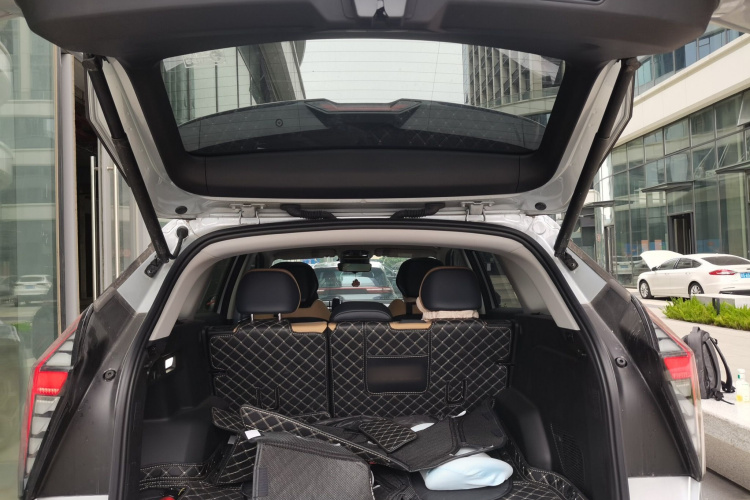 吉利汽车 博越L 2023款 1.5TD DCT尊贵型机舱底盘23