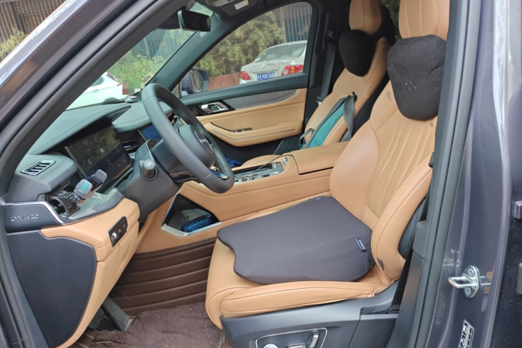 领克09 EM-P 2023款 2.0TD EM-P 远航版PM 六座中控内饰19