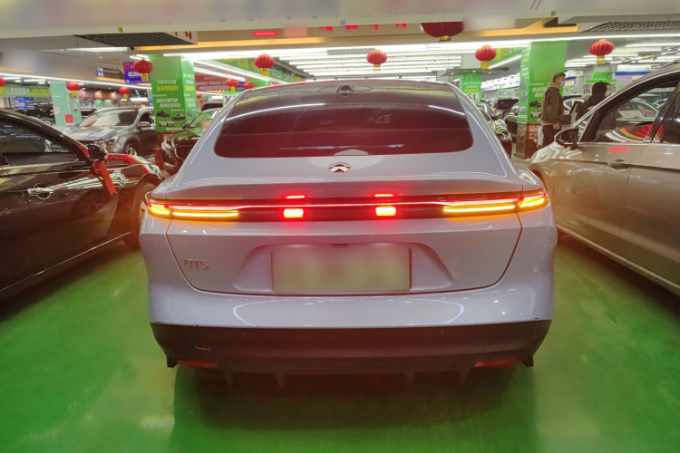 蔚来ET5 2022款 75kWh车身外观6