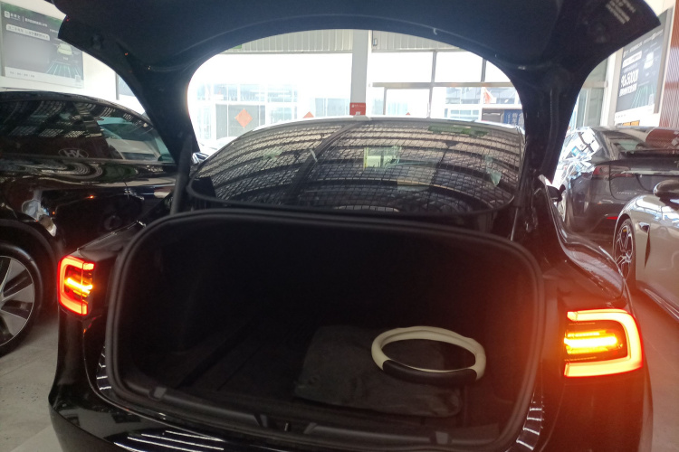 特斯拉 Model 3 2022款 后轮驱动版机舱底盘23