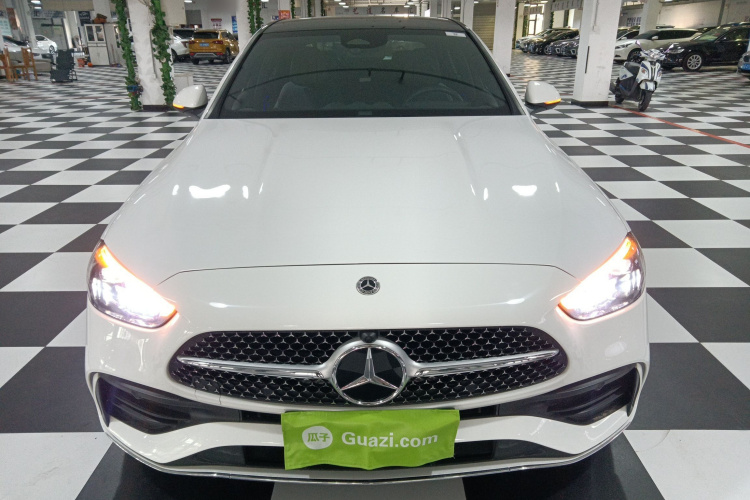 奔驰C级 2023款 改款二 C 260 L 运动版车身外观2