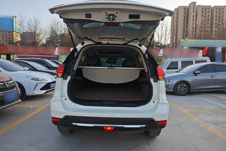 日产 奇骏 2023款 经典 2.0L 两驱智联臻享版局部细节23