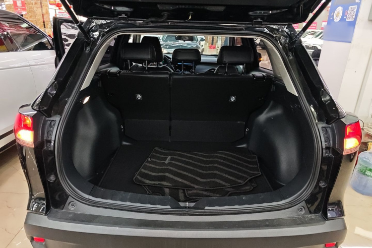 丰田 卡罗拉锐放 2022款 2.0L 精英版机舱底盘23