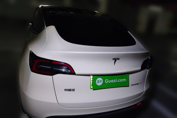 特斯拉 Model Y 2024款 后轮驱动版车身外观6