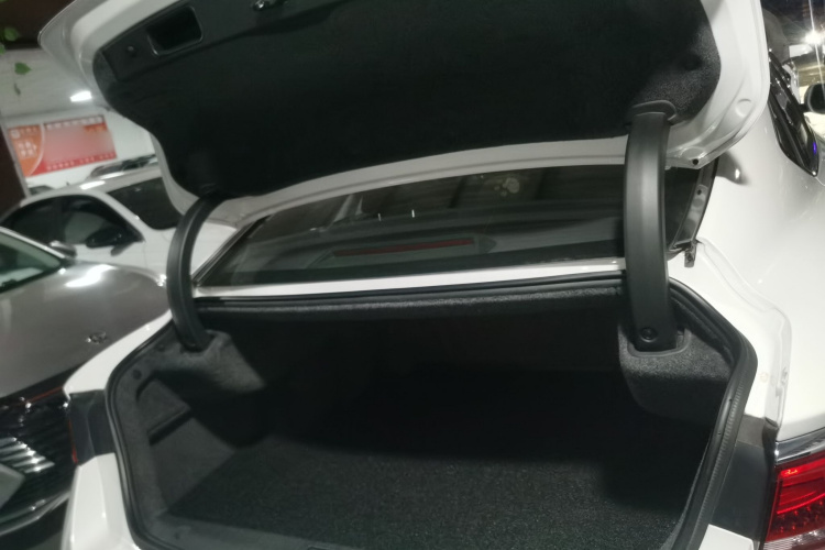 吉利汽车 博瑞 2021款 1.8T 领航版+机舱底盘23